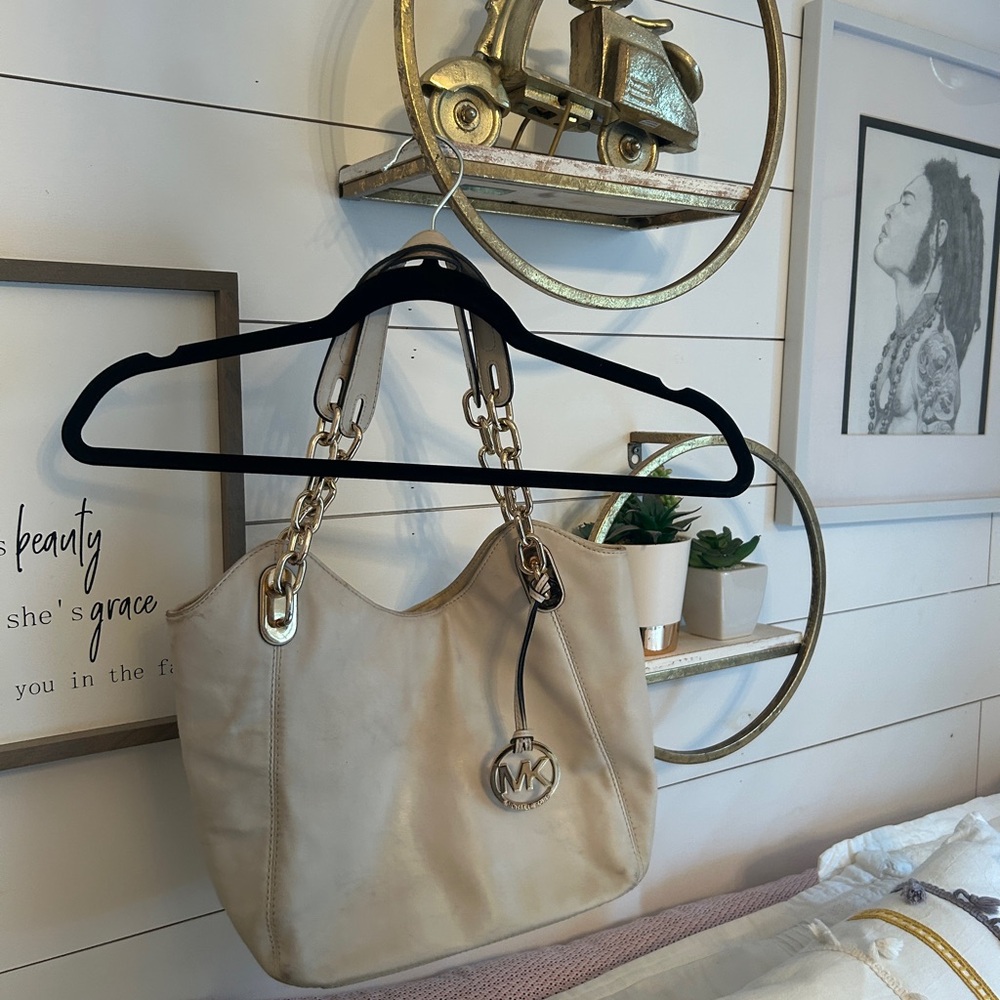 Michael Kors Cream Shoulder Bag with Gold Chain